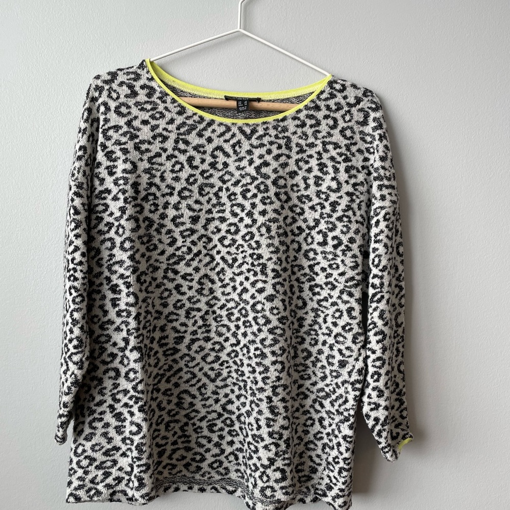 NEW LOOK CURVE LEOPARD PRINT SWEATER WITH NEON ACCENTS SIZE 14